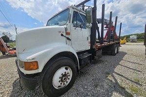 2001 International 8100  Truck-Log